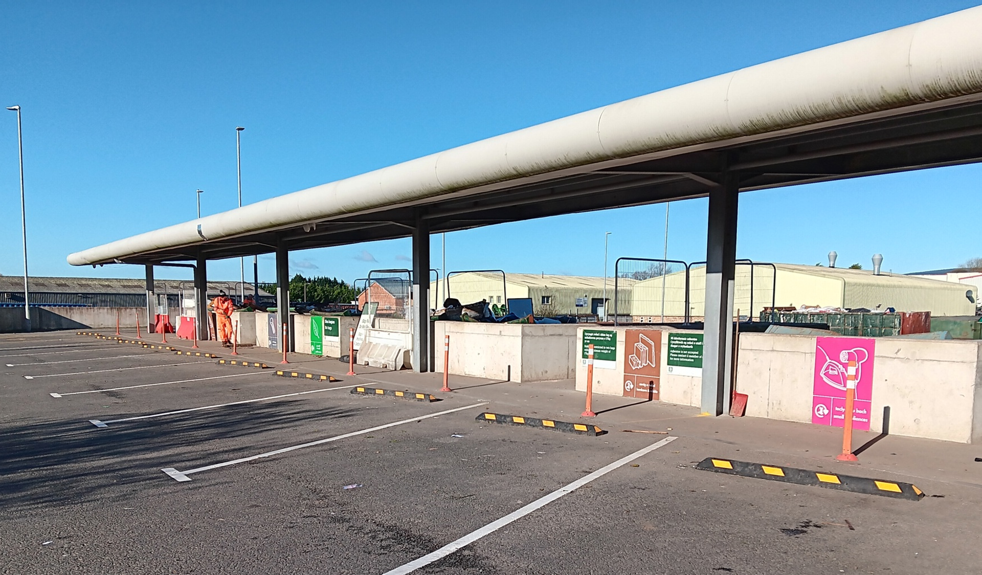 Canolfan ailgylchu Pyle