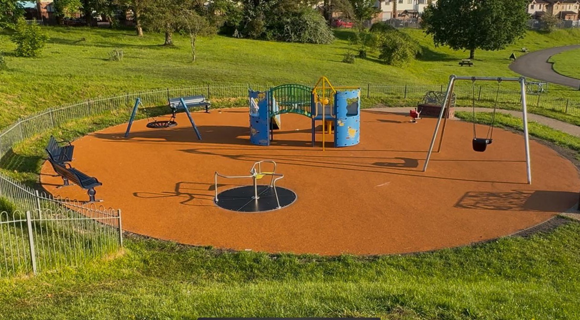 maes chwarae Parc Lles Maesteg
