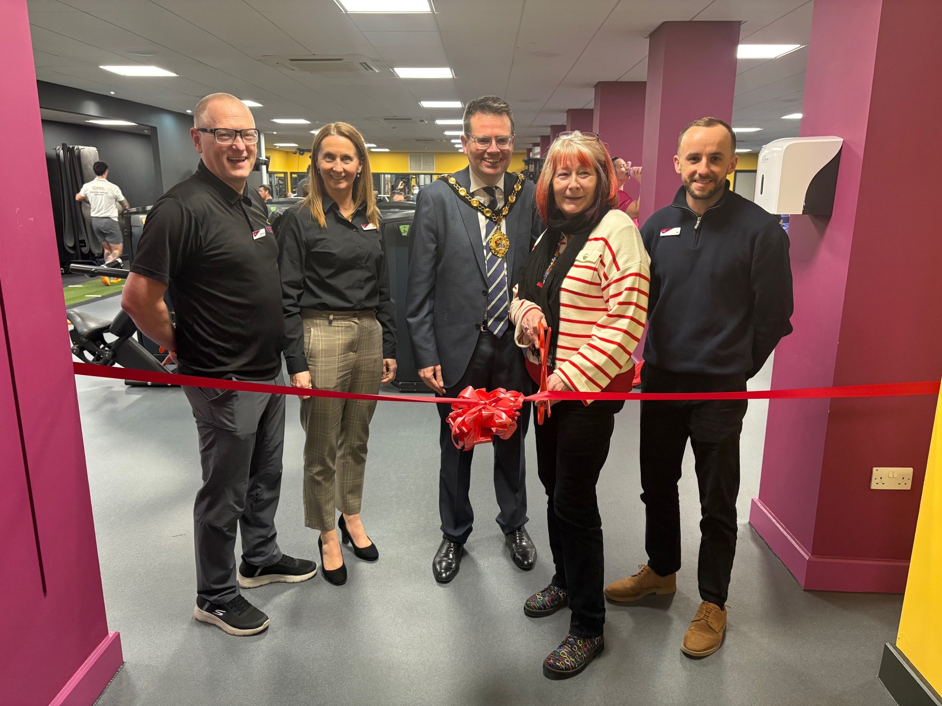 Deputy Leader, Cllr Jane Gebbie and Mayor of Bridgend County Borough, Cllr Huw David welcome the refurbishment alongside Jo Smith, Partnership Manager and Jamie Bryant, Operations Director at Halo Leisure and David Edwards, General Manager for Halo Bridgend Life Centre.