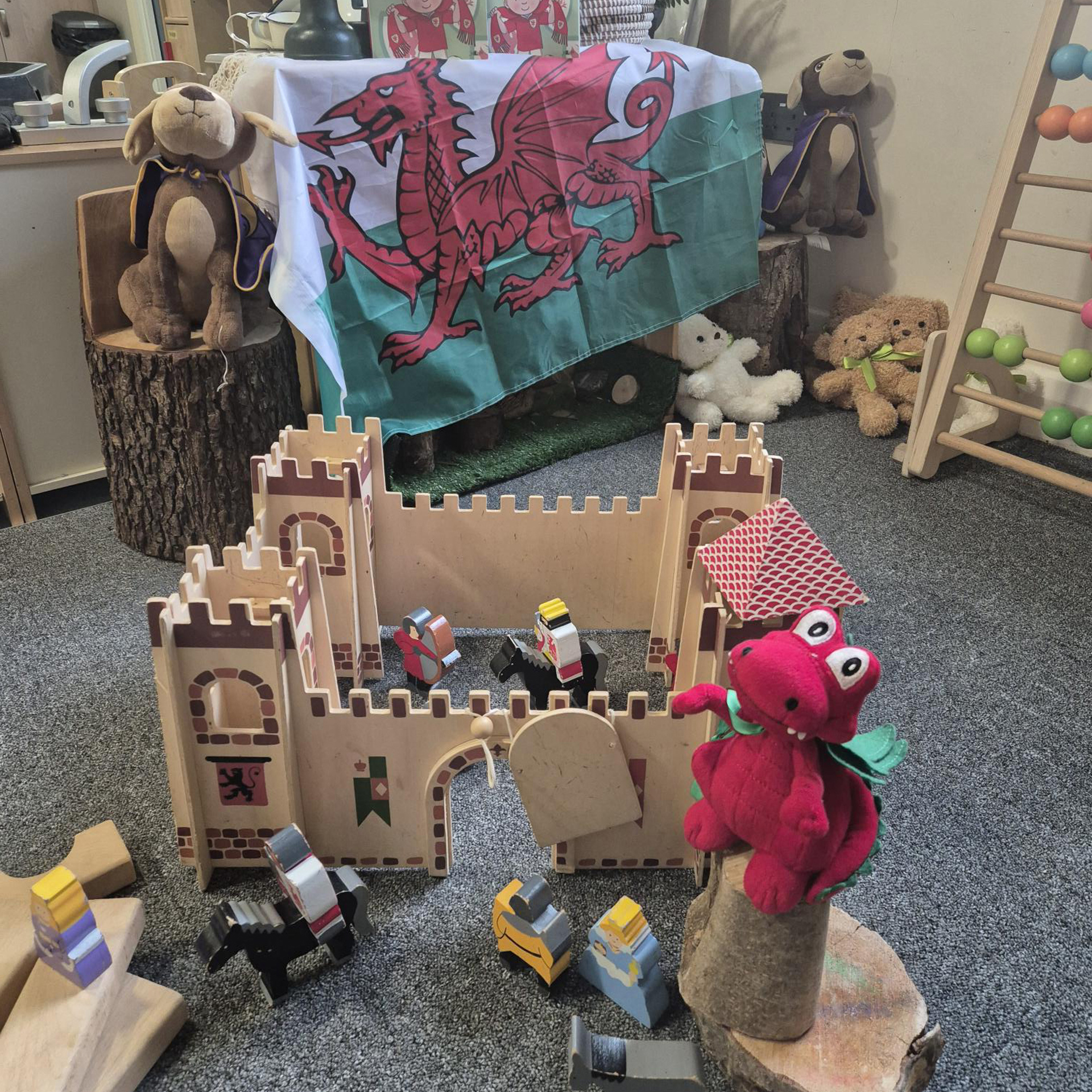 Tegan castell a draig