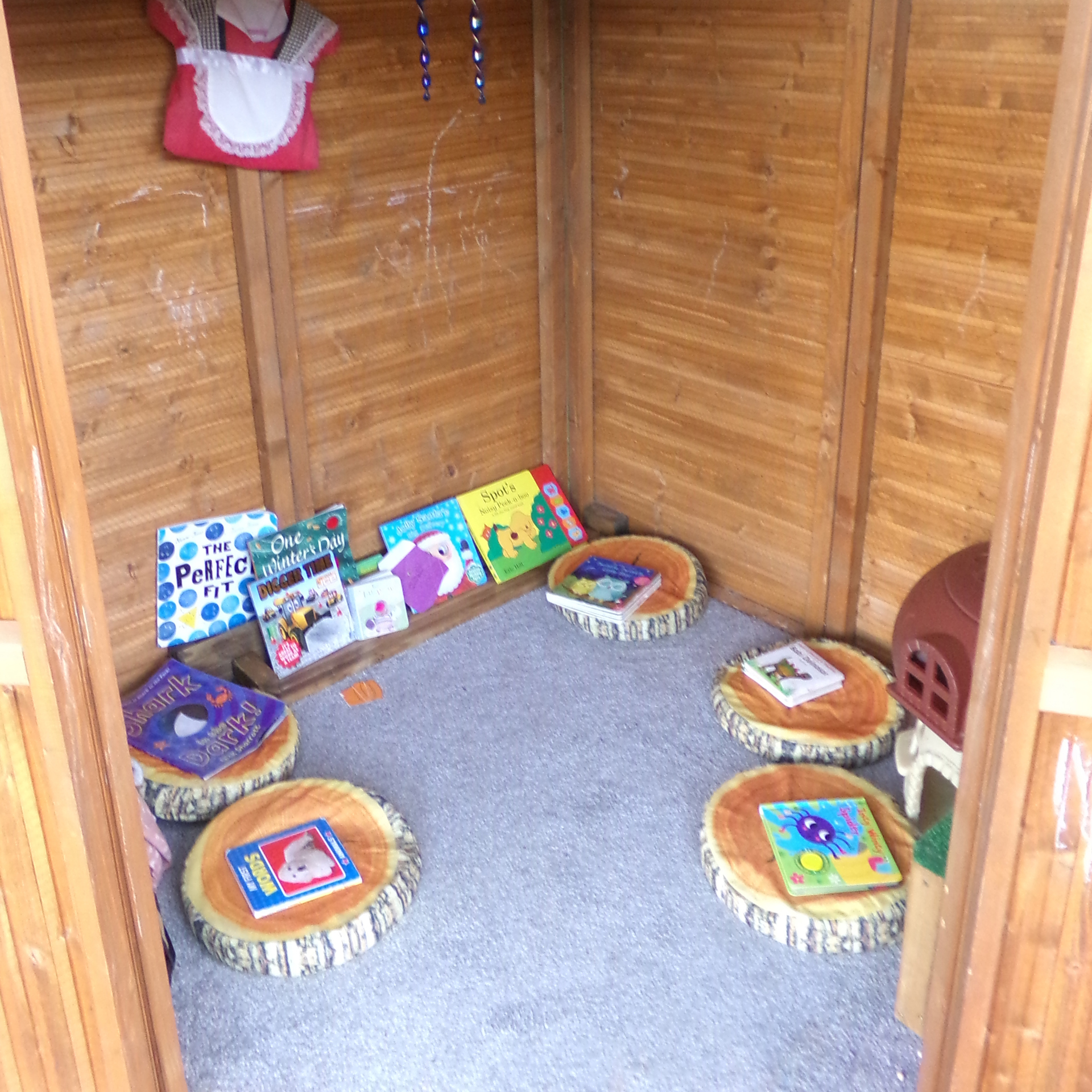 Ardal eistedd awyr agored  