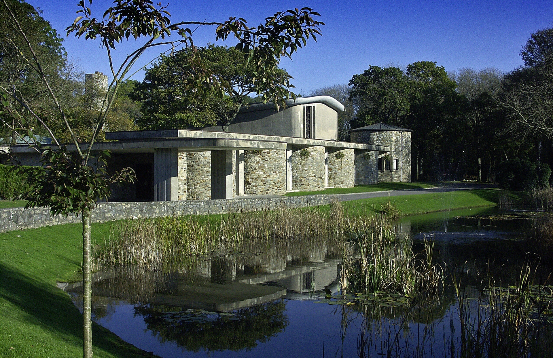 Delwedd o Amlosgfa Llangrallo 