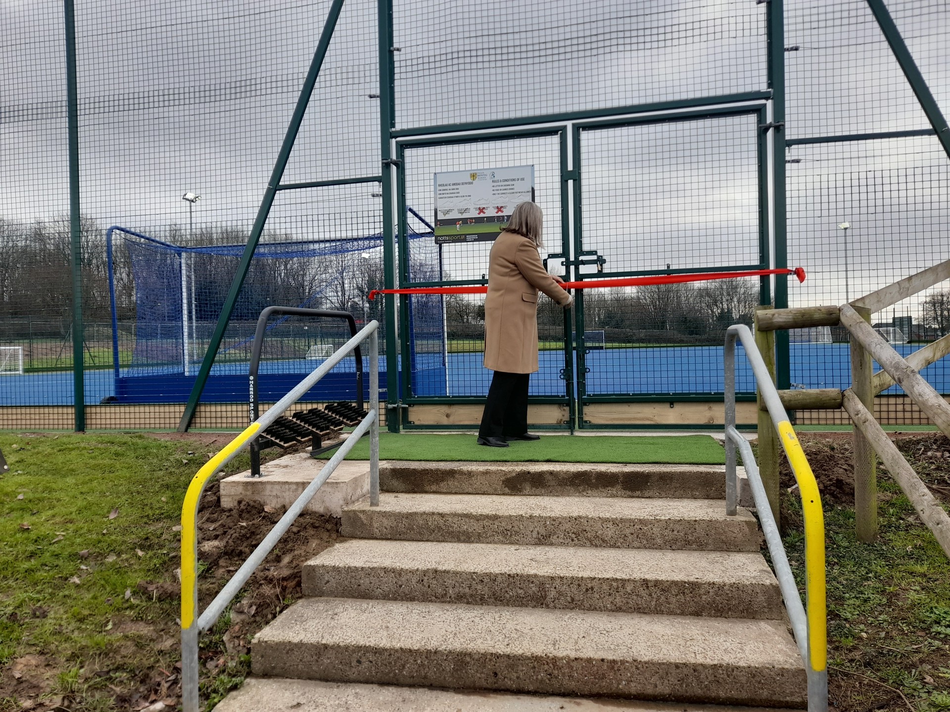 Agor cae chwaraeon cymunedol newydd Ysgol Brynteg